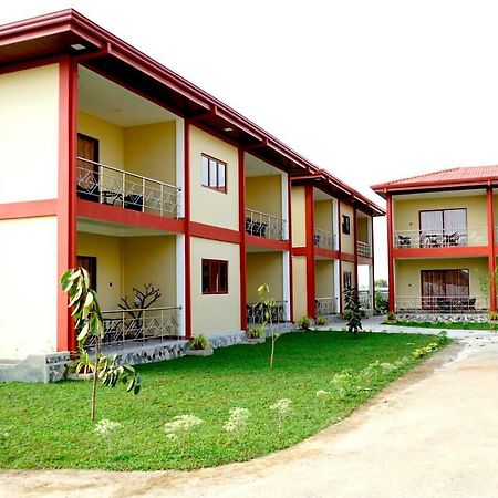 Star Rest Hotel Kilinochchi Exterior foto