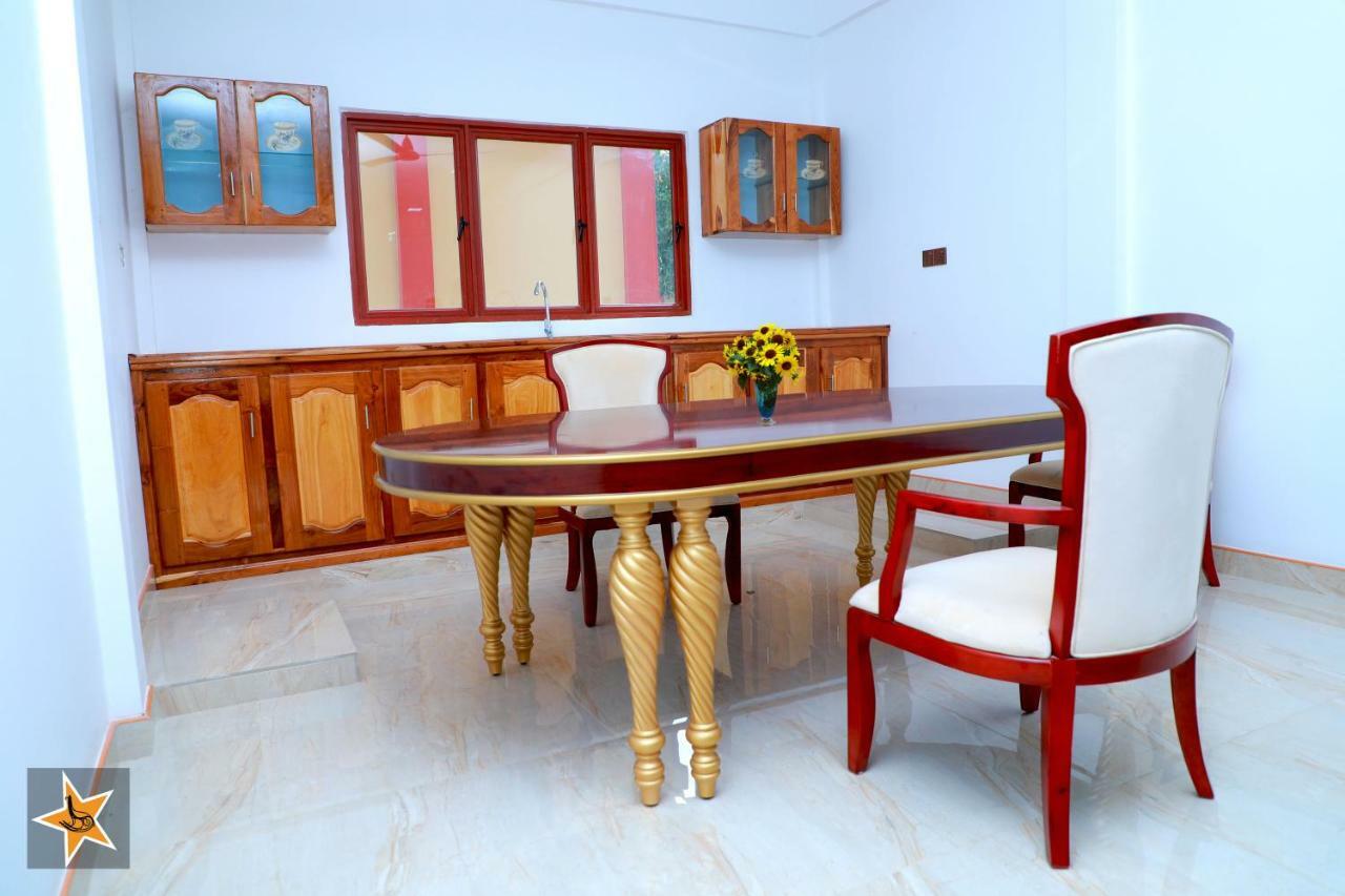 Star Rest Hotel Kilinochchi Exterior foto
