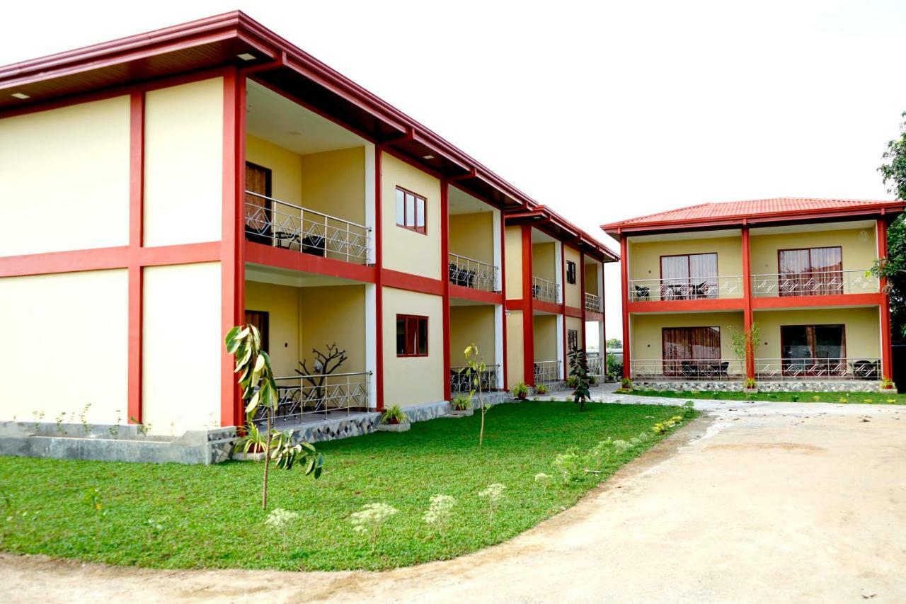 Star Rest Hotel Kilinochchi Exterior foto