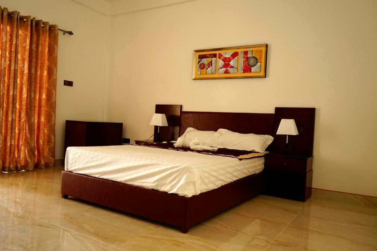 Star Rest Hotel Kilinochchi Exterior foto